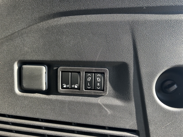 2026 Chevrolet Suburban High Country - Photo 8