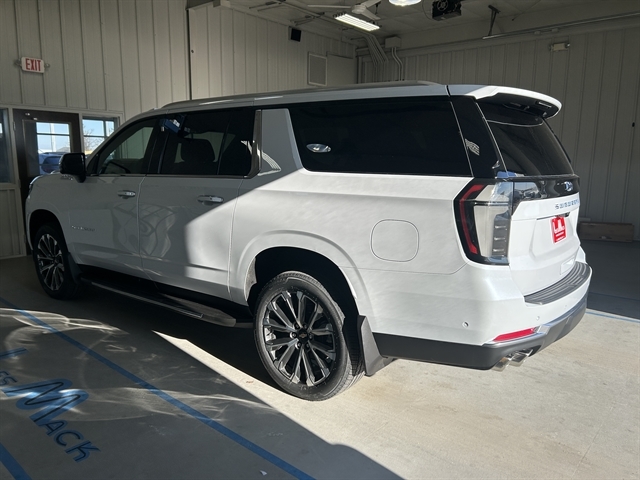 2026 Chevrolet Suburban High Country - Photo 10