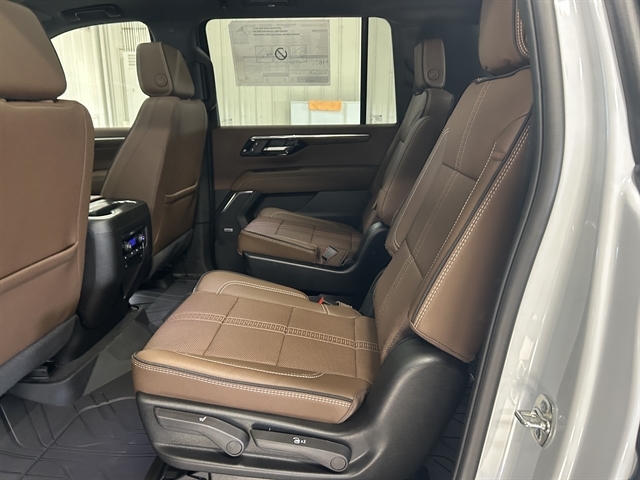 2026 Chevrolet Suburban High Country - Photo 21