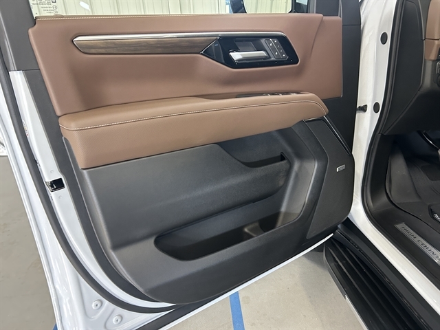 2026 Chevrolet Suburban High Country - Photo 25