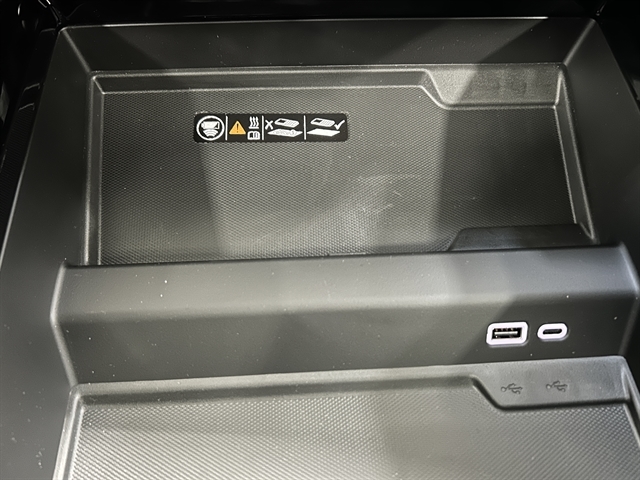 2026 Chevrolet Suburban High Country - Photo 40
