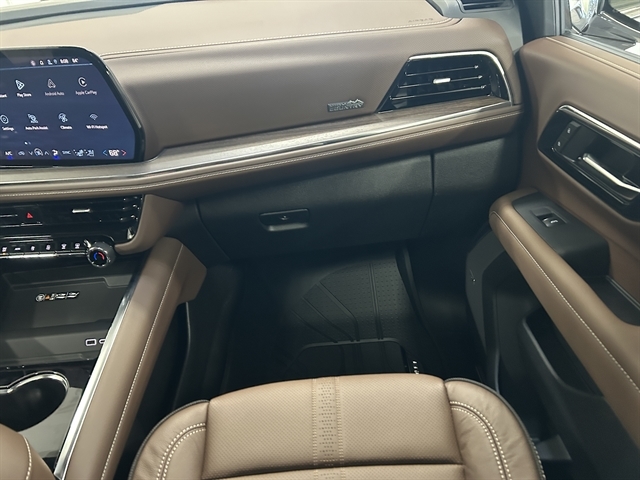 2026 Chevrolet Suburban High Country - Photo 43