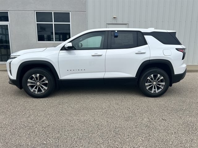 2027 Chevrolet Equinox LT - Photo 10