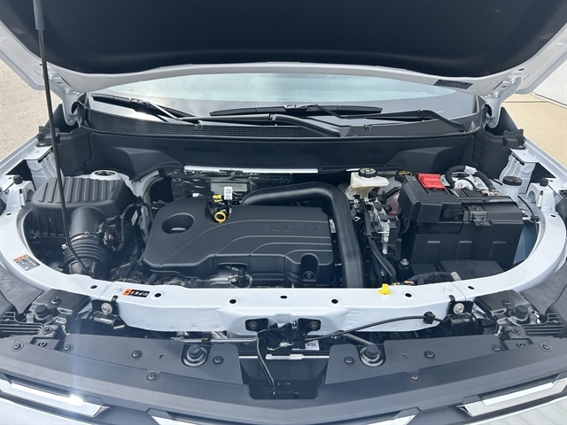 2027 Chevrolet Equinox LT - Photo 13
