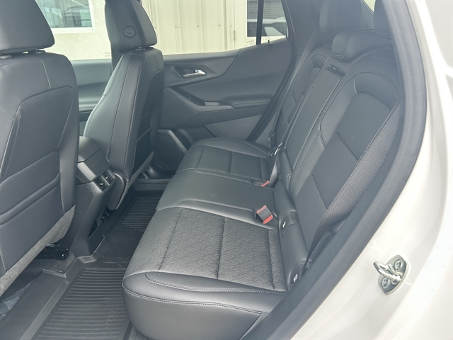 2027 Chevrolet Equinox LT - Photo 18