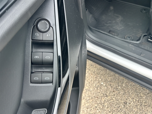 2027 Chevrolet Equinox LT - Photo 22