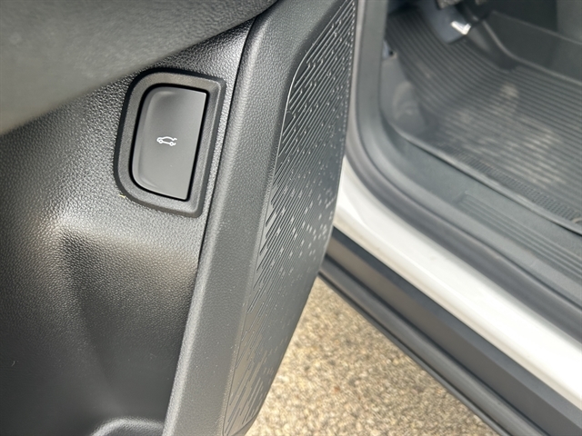 2027 Chevrolet Equinox LT - Photo 24