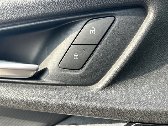 2027 Chevrolet Equinox RS - Photo 23