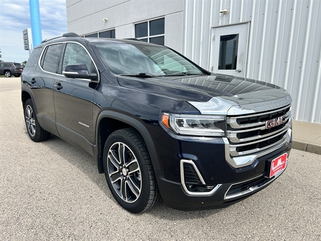 Used 2021 GMC Acadia SLT with VIN 1GKKNULS7MZ135318 for sale in Lancaster, WI
