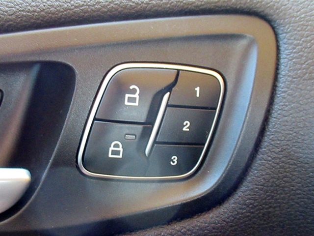 2019 Ford Escape Titanium photo 30