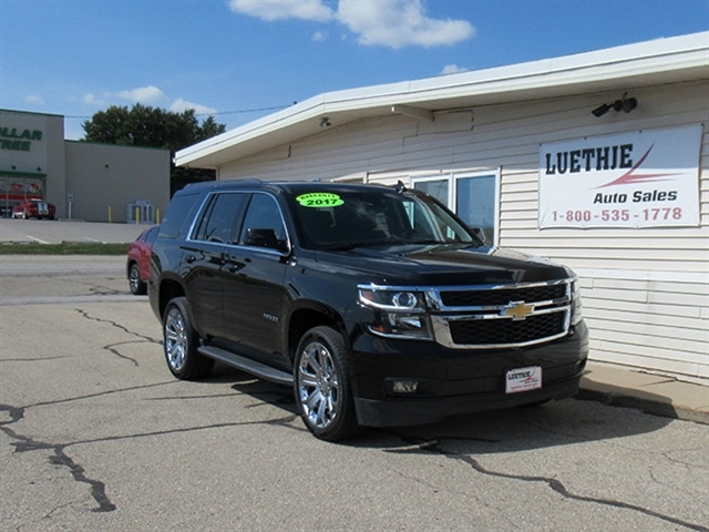2017 Chevrolet Tahoe LT photo 3
