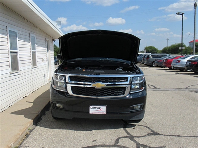 2017 Chevrolet Tahoe LT photo 5