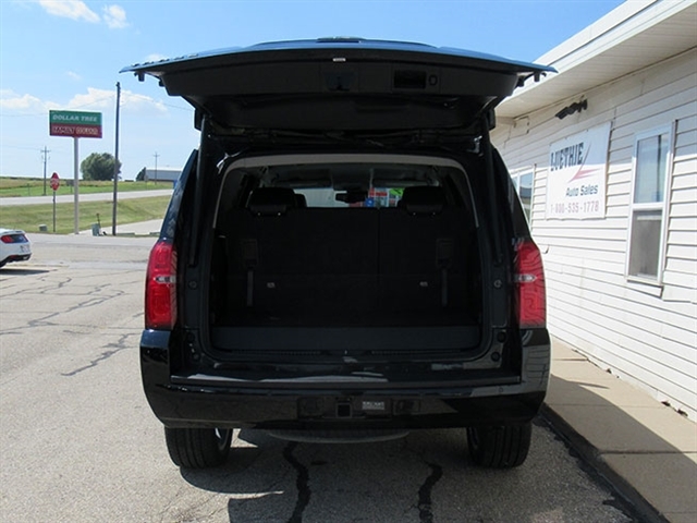 2017 Chevrolet Tahoe LT photo 8