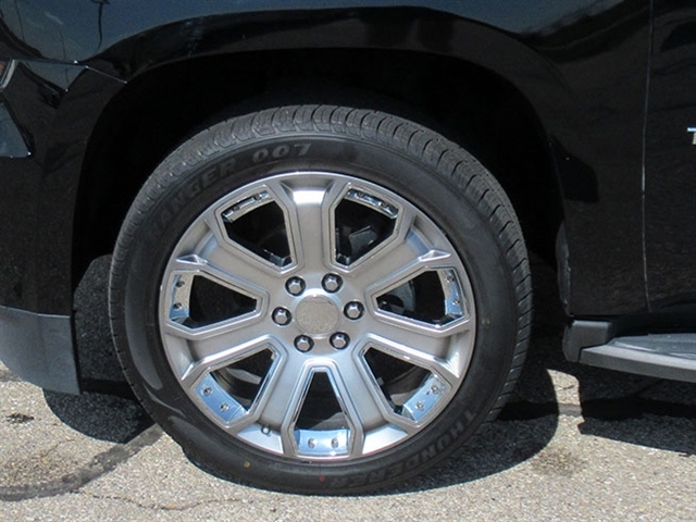 2017 Chevrolet Tahoe LT photo 11