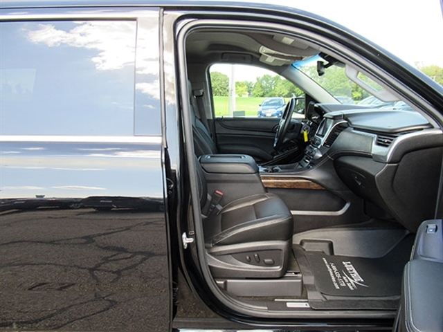 2017 Chevrolet Tahoe LT photo 13