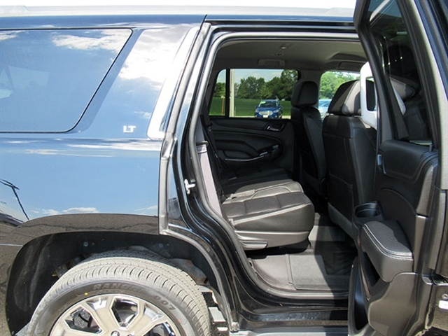 2017 Chevrolet Tahoe LT photo 16