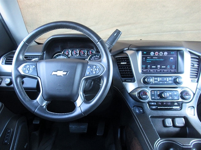 2017 Chevrolet Tahoe LT photo 17