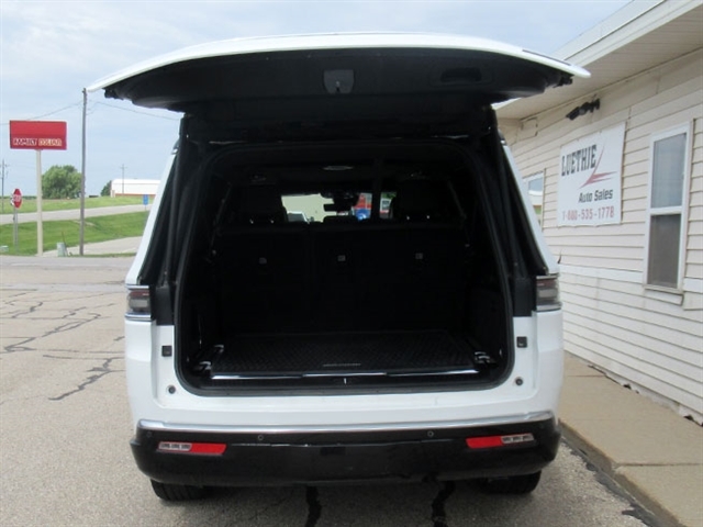 2024 Jeep Grand Wagoneer L Series III - Photo 9