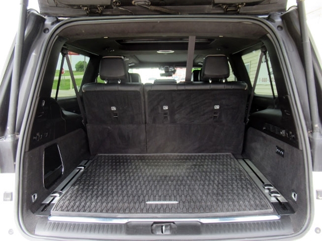 2024 Jeep Grand Wagoneer L Series III - Photo 10