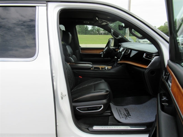 2024 Jeep Grand Wagoneer L Series III - Photo 15