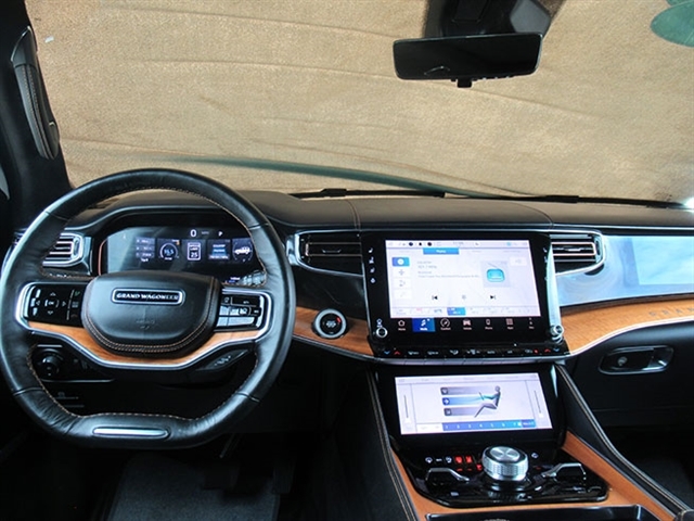 2024 Jeep Grand Wagoneer L Series III - Photo 19