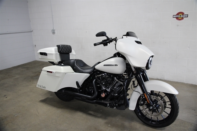 Stock# H46256 USED 2018 HARLEY DAVIDSON Street Glide Special