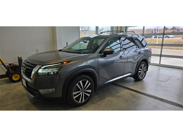 2024 Nissan Pathfinder Platinum