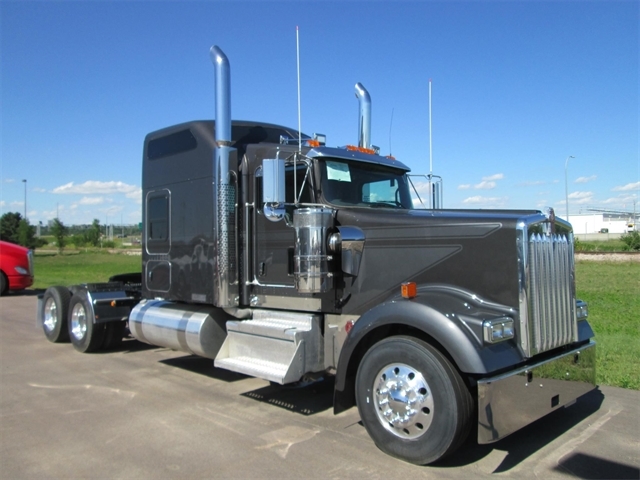 Stock# 345544 NEW 2021 KENWORTH W900L | Sioux Falls, South Dakota 57104 |  North American Truck & Trailer