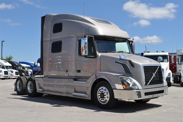 Stock# SNC1222 USED 2013 VOLVO VNL64T780 | Sioux Falls, South
