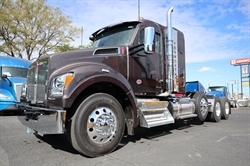 2025 KENWORTH T880