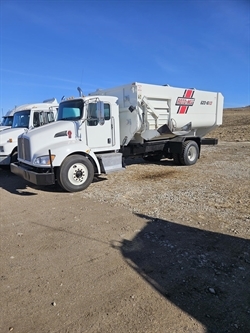 2017 KENWORTH T370