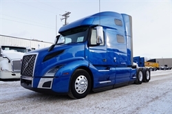 2022 VOLVO VNL64T760
