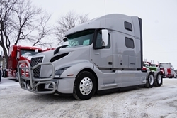 2022 VOLVO VNL64T860