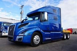 2022 VOLVO VNL64T760