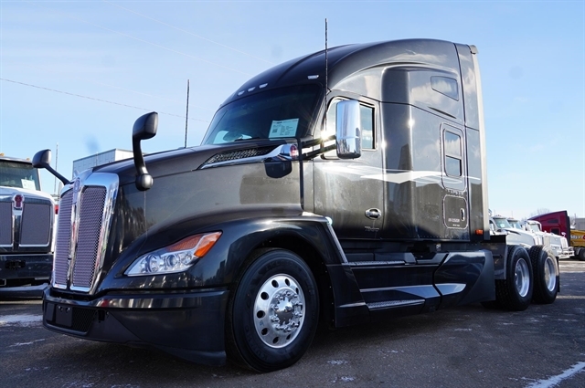 Stock# JDWC3725 USED 2024 KENWORTH T680 | Sioux Falls, South