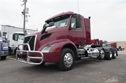 2020 VOLVO VNR64T300