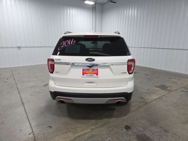 2016 Ford Explorer XLT photo 3