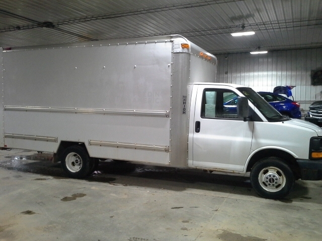 2006 gmc savana store 3500 box truck