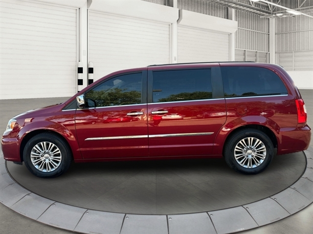 2016 Chrysler Town & Country