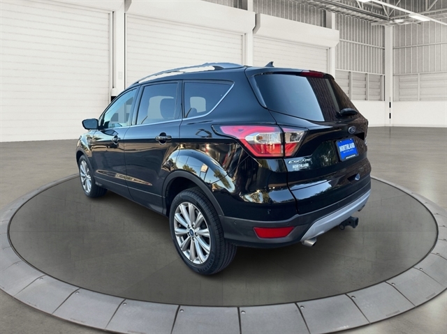 2018 Ford Escape Titanium photo 2