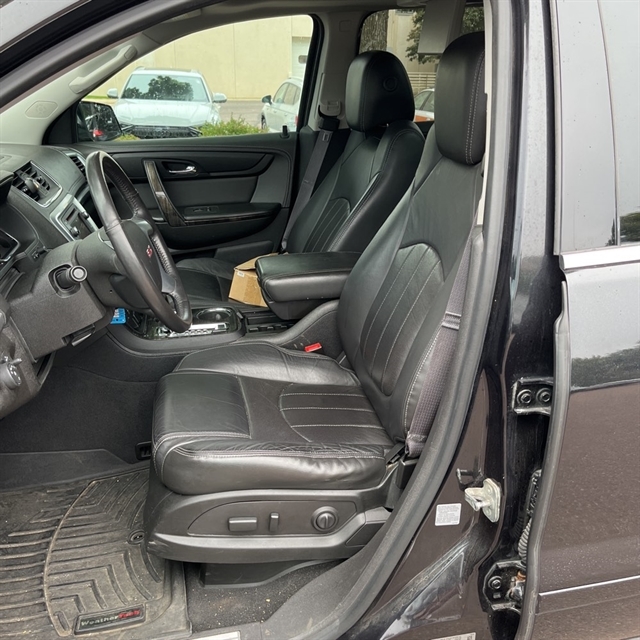 2015 Gmc Acadia SLT photo 2