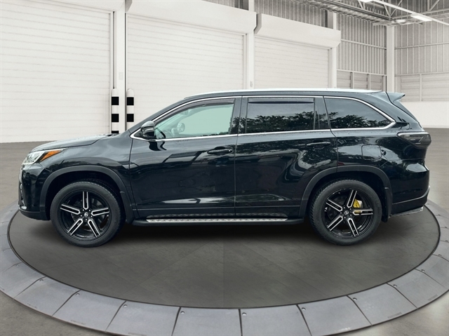 2017 TOYOTA HIGHLANDER