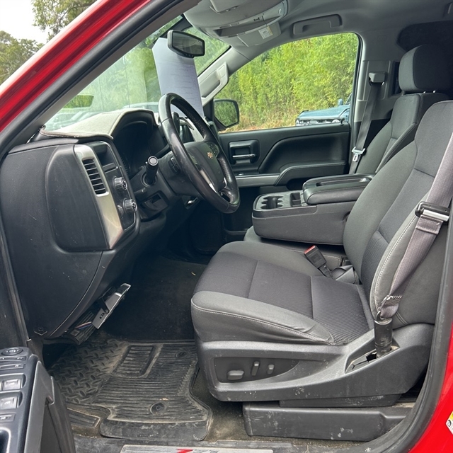 2014 Chevrolet Silverado 1500 LT photo 2