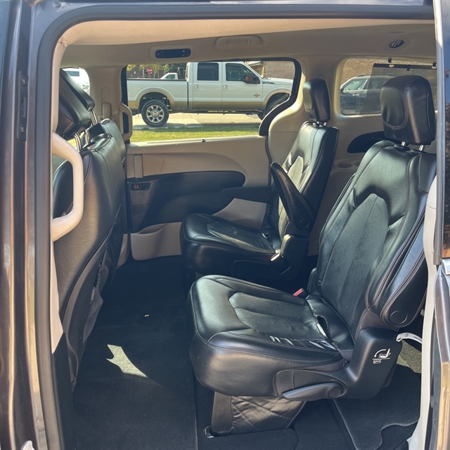 2020 Chrysler Pacifica Touring L photo 4