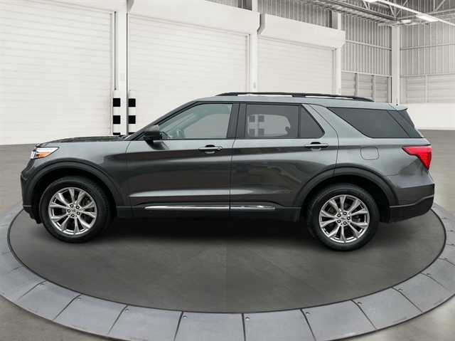 2022 Ford Explorer XLT 4WD's photo