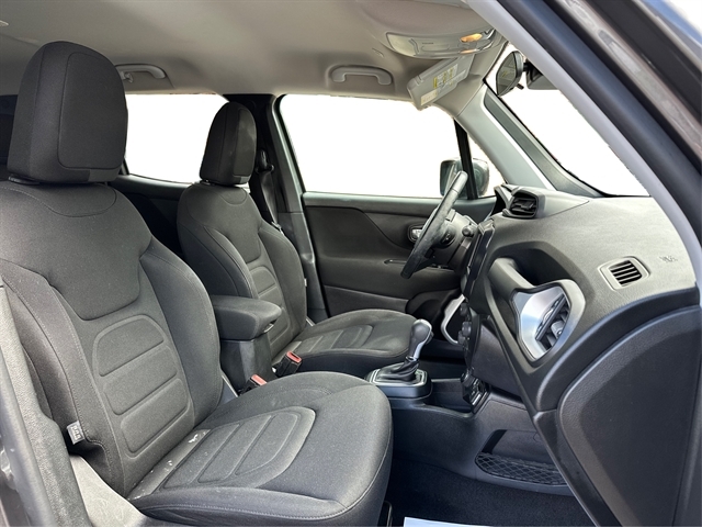 2019 Jeep Renegade Latitude 4x4's photo