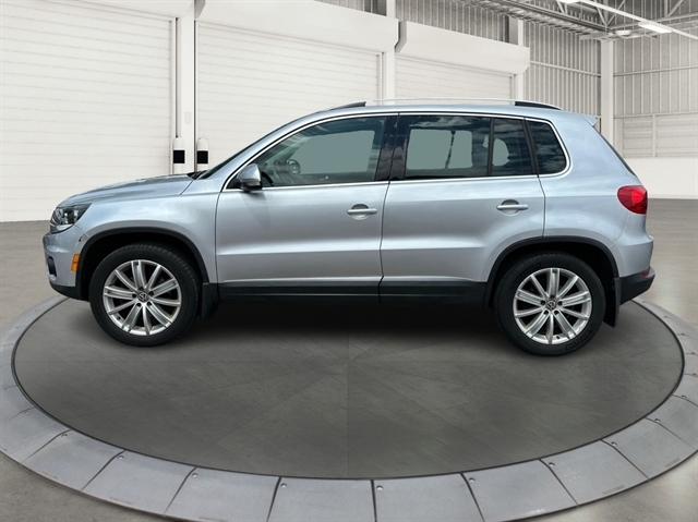 2013 Volkswagen Tiguan 2.0T SE 4Motion's photo