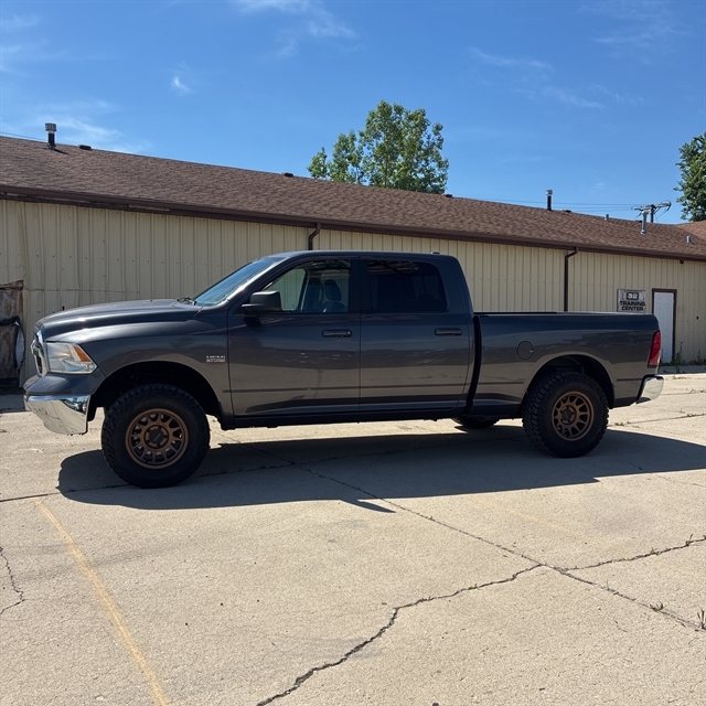 2020 RAM 1500 Classic SLT 4x4 Crew Cab 6'4's photo