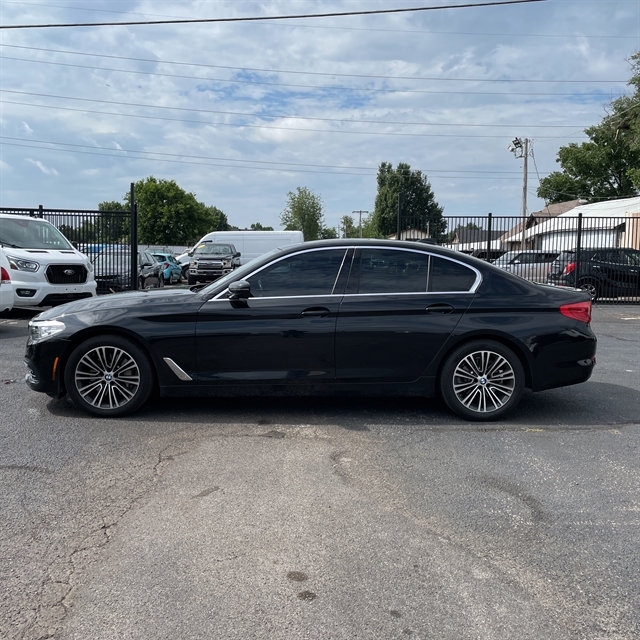 2019 BMW 5 Series 530i xDrive Sedan's photo