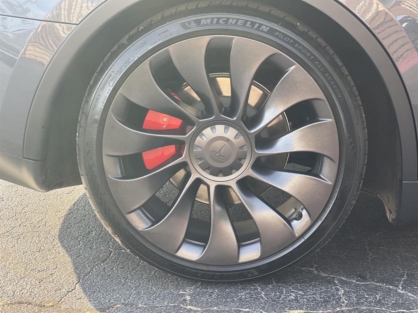 2023 Tesla Model Y Performance photo 16